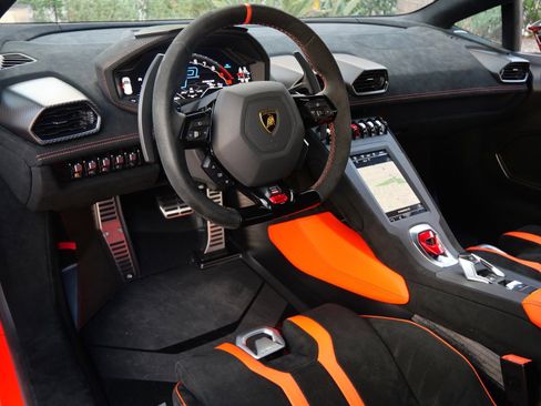 Used 2022 Lamborghini Huracan STO image 22