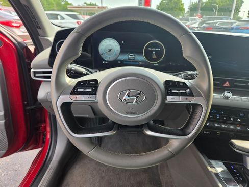 Used 2023 Hyundai Elantra SEL FWD image 5