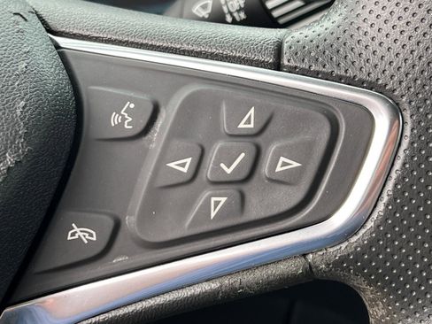 Used 2019 Chevrolet Equinox LS w/ LS Convenience Package FWD image 20