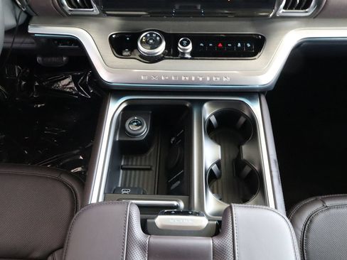 New 2027 Ford Expedition Platinum AWD/4WD image 32