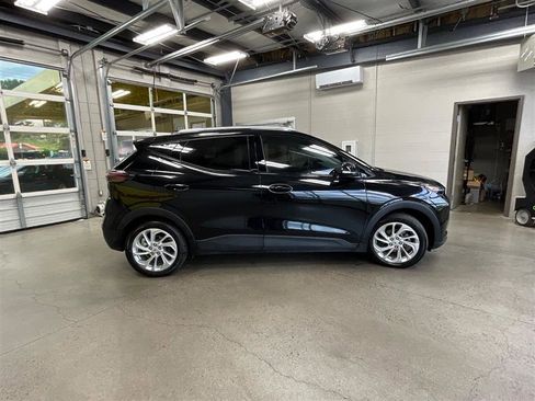 Used 2023 Chevrolet Bolt EUV LT w/ Driver Confidence Package FWD image 6