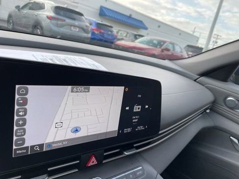 Used 2023 Hyundai Elantra SEL w/ Convenience Package FWD image 12