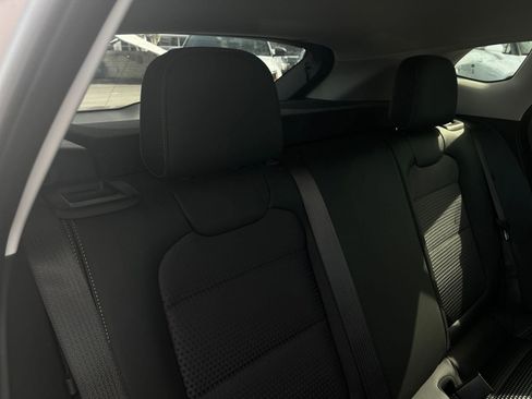 Used 2025 Chevrolet Trax LT w/ LT Convenience Package image 40