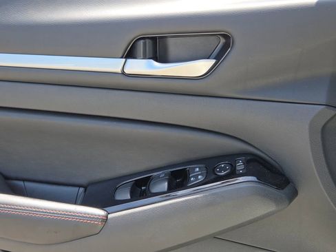Used 2025 Nissan Altima 2.5 SR FWD image 26