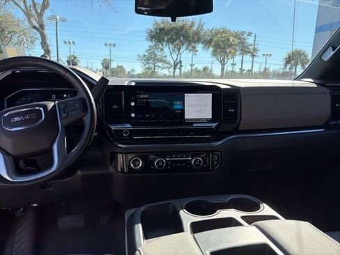 Certified 2022 GMC Sierra 1500 SLE image 10