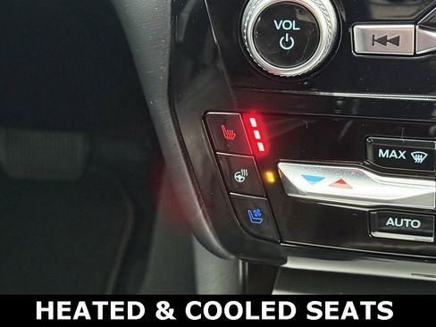 Used 2023 Ford Explorer Platinum w/ Technology Package image 12