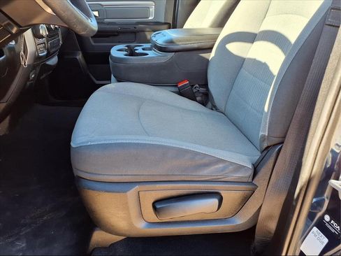 Used 2022 RAM 1500 Classic SLT image 22