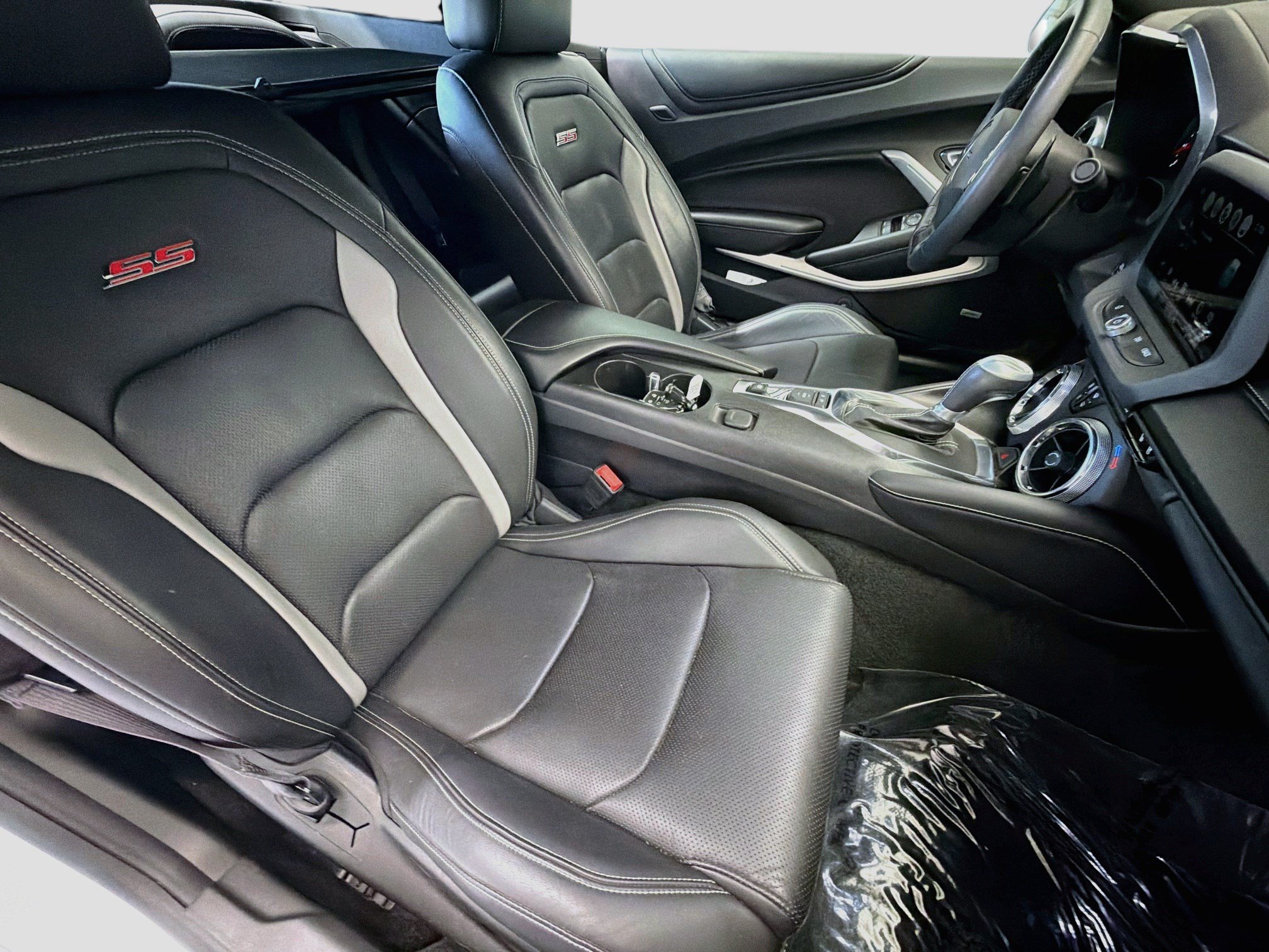 Used 2017 Chevrolet Camaro SS RWD image 13