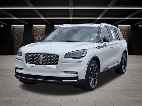 Used 2024 Lincoln Aviator Reserve w/ Equipment Group 201A RWD image 10