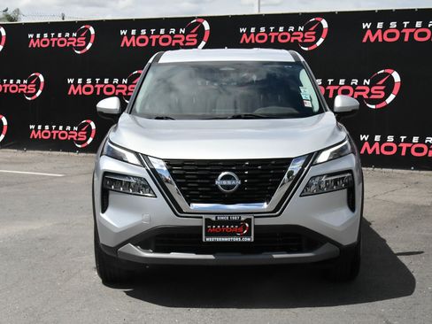Used 2022 Nissan Rogue SV AWD/4WD image 2