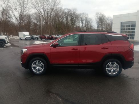 Used 2018 GMC Terrain SLE w/ Driver Convenience Package image 2