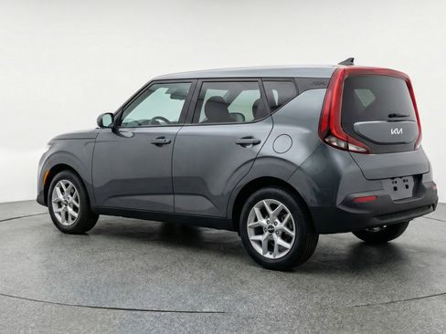Used 2025 Kia Soul LX w/ LX Technology Package image 6