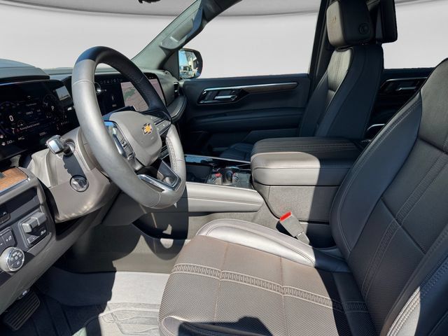 Used 2025 Chevrolet Tahoe High Country AWD/4WD image 10