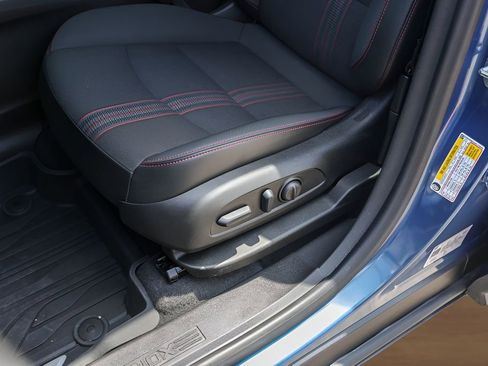 Used 2024 Chevrolet Equinox RS w/ LPO, Floor Liner Package FWD image 8