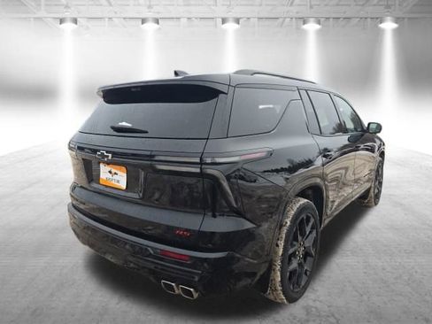 Used 2025 Chevrolet Traverse RS image 11