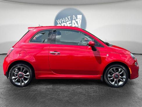 Used 2017 FIAT 500 Pop w/ Sport Appearance Package FWD image 2