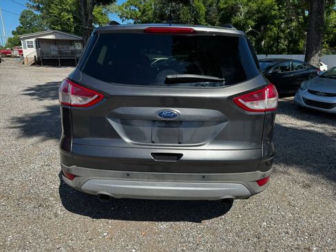 Used 2016 Ford Escape SE w/ Equipment Group 201A FWD image 4