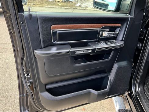 Used 2017 RAM 1500 Laramie w/ Convenience Group image 19