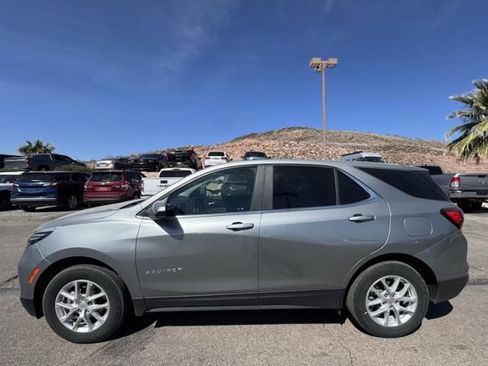 Used 2024 Chevrolet Equinox LT image 2
