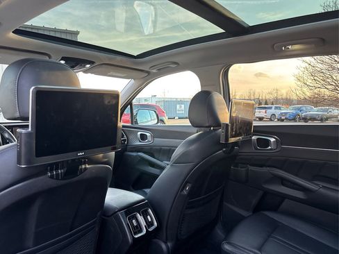 Used 2022 Kia Sorento SX image 25