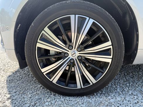 Used 2023 Volvo XC60 B5 Plus AWD/4WD image 25