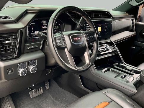 Used 2025 GMC Sierra 2500 AT4 w/ AT4 Premium Plus Package AWD/4WD image 16