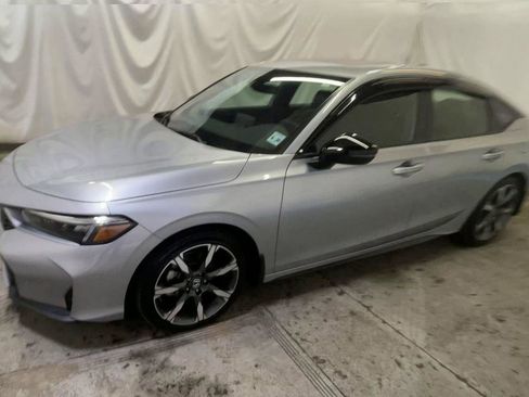 Used 2025 Honda Civic Sport Touring image 4