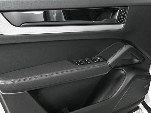 Certified 2026 Porsche Cayenne AWD/4WD image 6