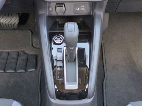 Used 2025 Nissan Versa SV w/ Trunk Package image 18