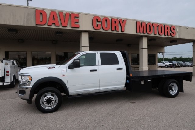 Used 2024 RAM 5500 Tradesman w/ Chrome Appearance Group AWD/4WD image 1