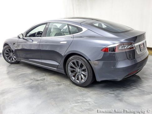 Used 2020 Tesla Model S Long Range Plus image 8