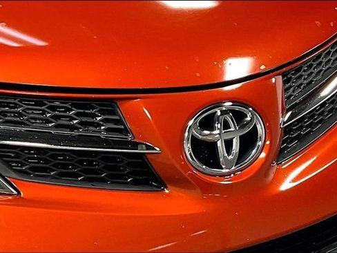 Used 2015 Toyota RAV4 XLE AWD/4WD image 29