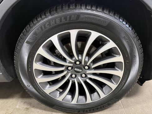 Used 2020 Lincoln Aviator Reserve w/ Equipment Group 201A image 8