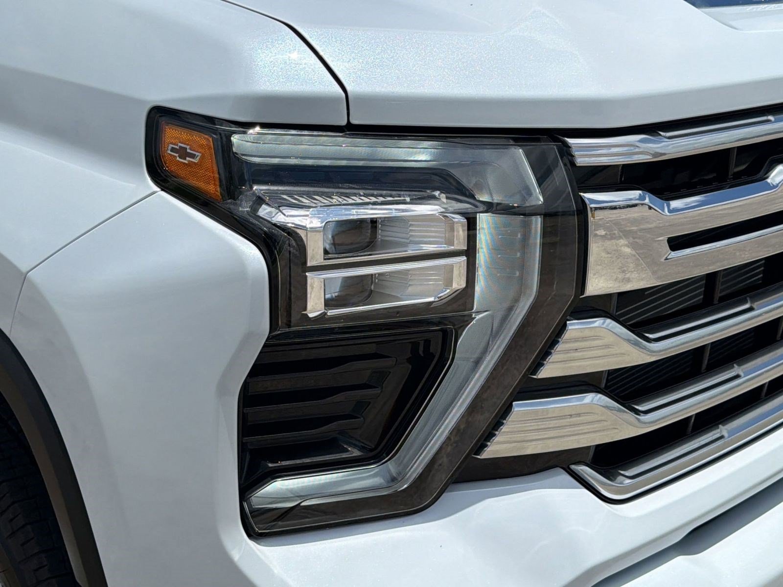 Certified 2026 Chevrolet Silverado 3500 High Country w/ Technology Package AWD/4WD image 11
