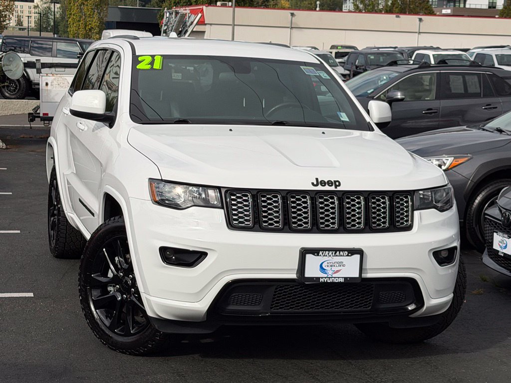 Used 2021 Jeep Grand Cherokee Laredo X AWD/4WD image 1