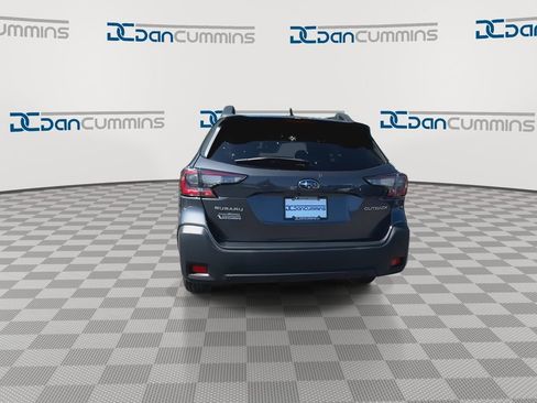 Used 2024 Subaru Outback Premium AWD/4WD image 7