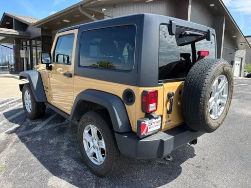Used 2013 Jeep Wrangler Sport AWD/4WD image 3