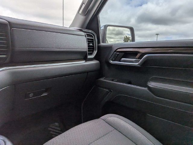 Used 2023 Chevrolet Silverado 1500 LT AWD/4WD image 17