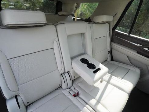 Used 2021 GMC Yukon Denali w/ Denali Ultimate Package image 27