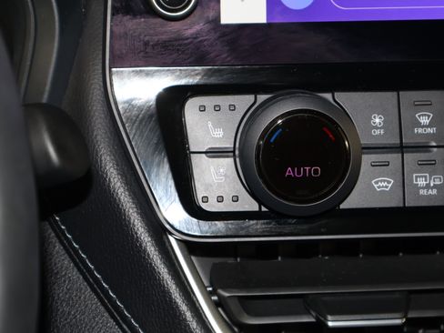 Used 2025 Toyota Grand Highlander Platinum image 30