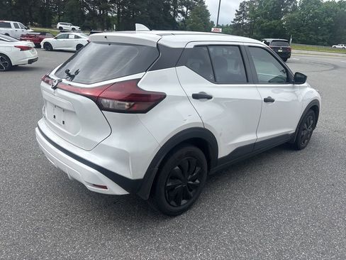 Used 2021 Nissan Kicks S FWD image 7