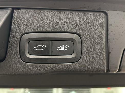 Certified 2023 Volvo XC60 B5 Plus w/ Climate Package image 30