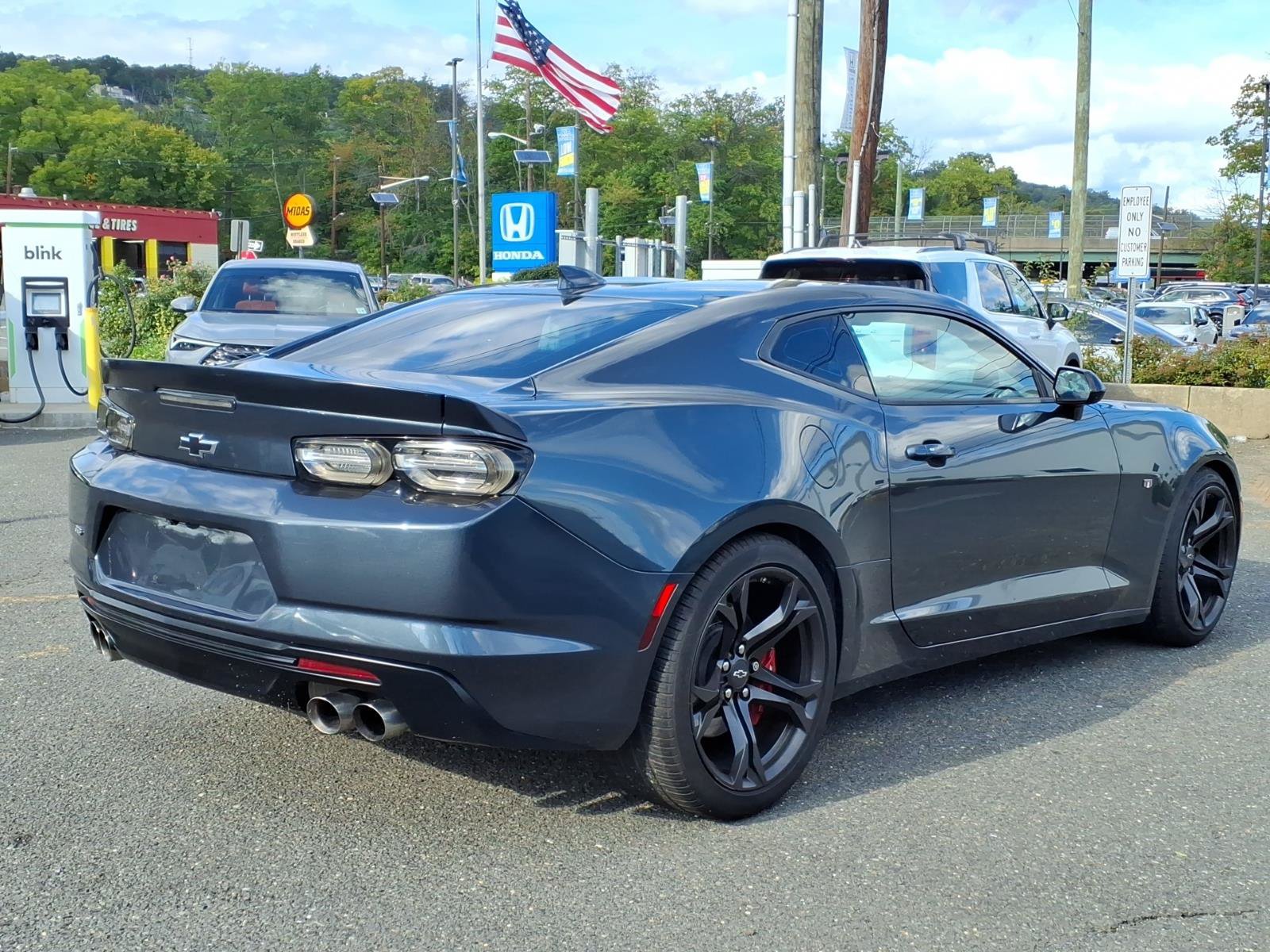 Used 2021 Chevrolet Camaro SS RWD image 6