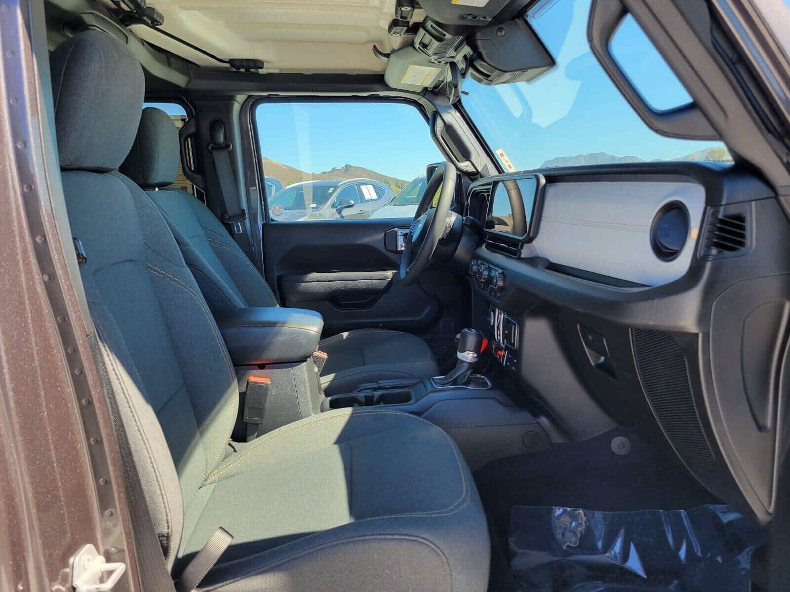 Used 2025 Jeep Wrangler Unlimited Sport AWD/4WD image 10