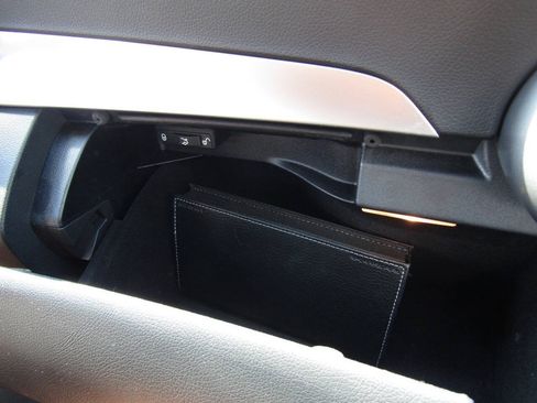 Used 2020 Mercedes-Benz C 300 4MATIC Sedan image 23