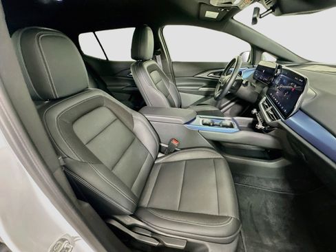 Used 2024 Chevrolet Equinox EV LT w/ LPO, All-Weather Mat Package FWD image 32