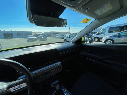 Used 2025 Hyundai Kona SEL image 35