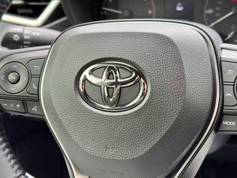 Used 2025 Toyota Corolla SE AWD/4WD image 29