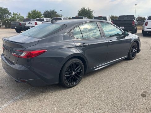 Used 2025 Toyota Camry SE FWD image 4