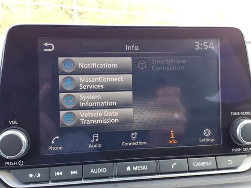 Used 2025 Nissan Rogue SV FWD image 12